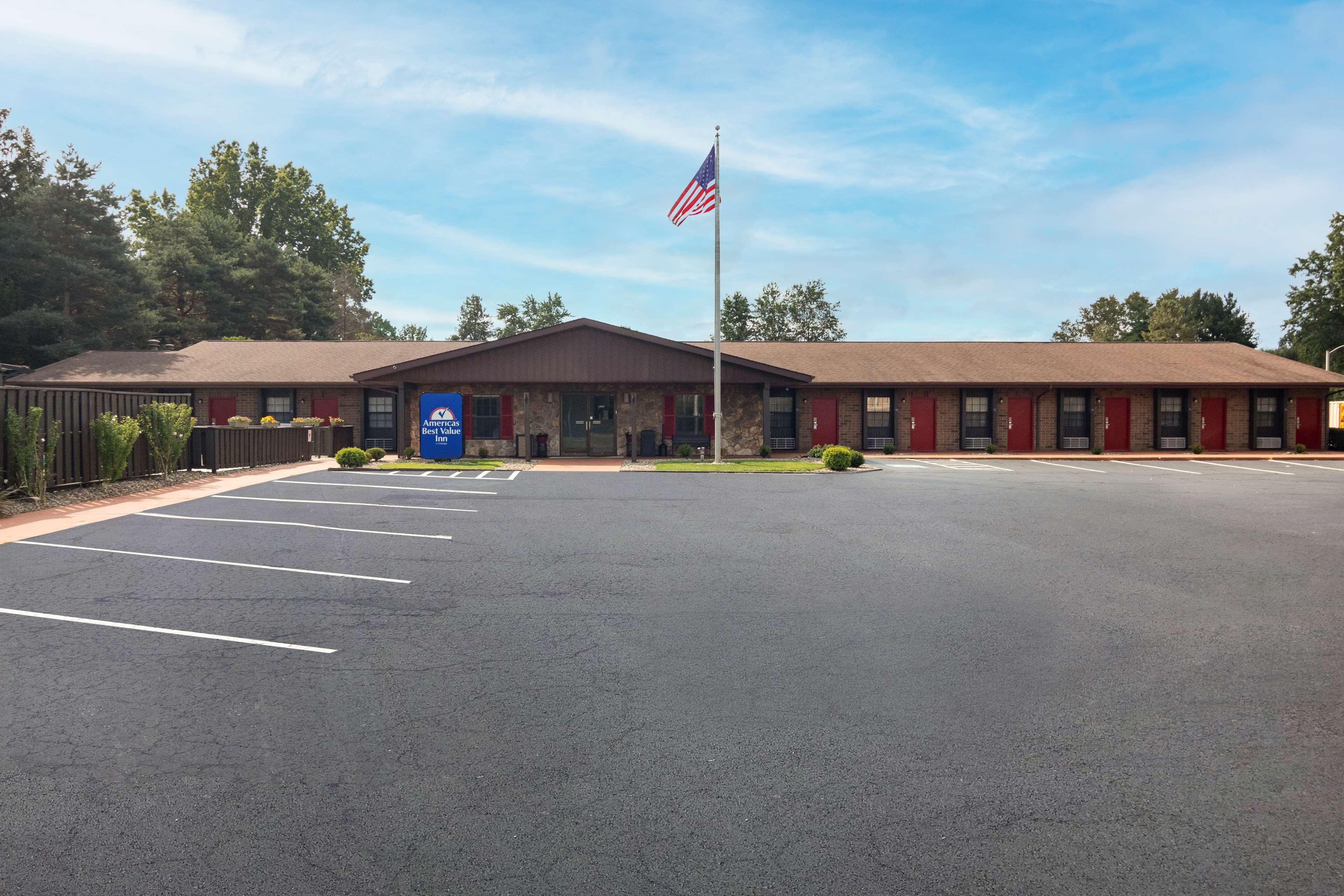 Americas Best Value Inn Alliance Bagian luar foto
