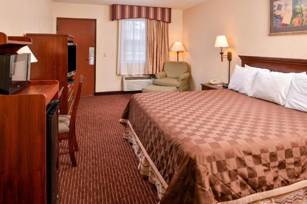 Americas Best Value Inn Alliance Bagian luar foto
