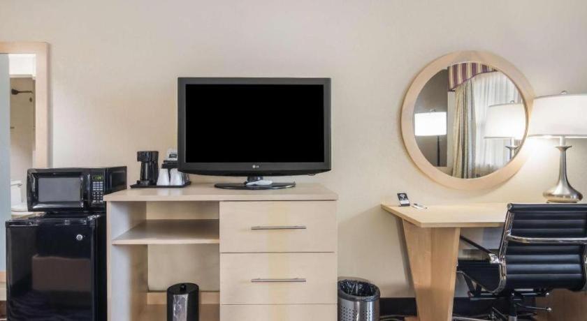 Americas Best Value Inn Alliance Bagian luar foto