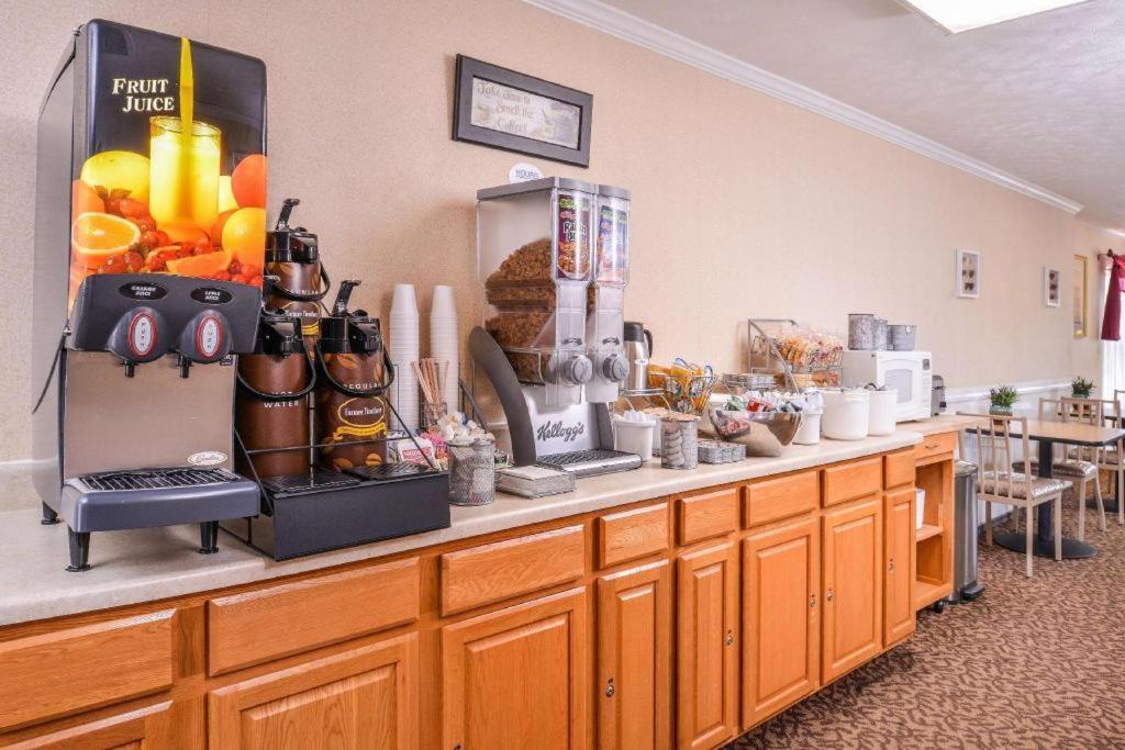 Americas Best Value Inn Alliance Bagian luar foto