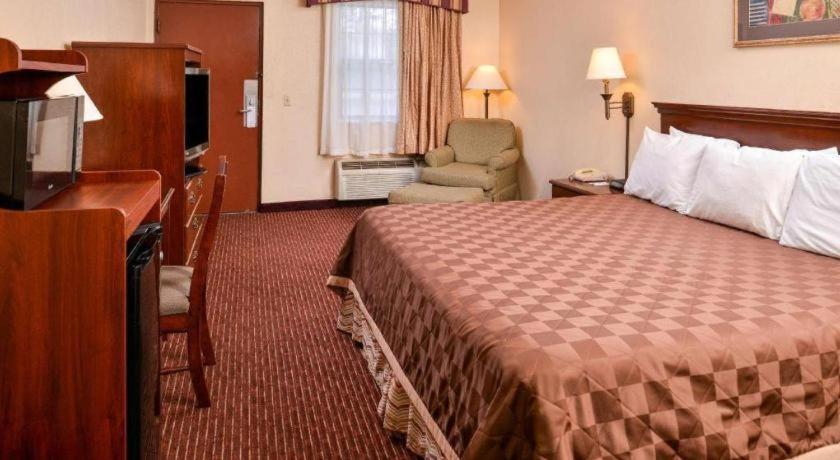 Americas Best Value Inn Alliance Bagian luar foto